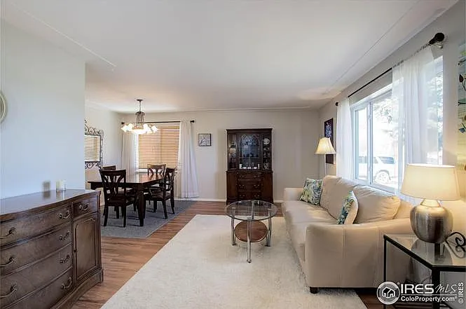 690 W Elmhurst Pl — Photo 9