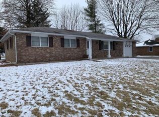 1106 E Briggs Dr, Macon, MO 63552