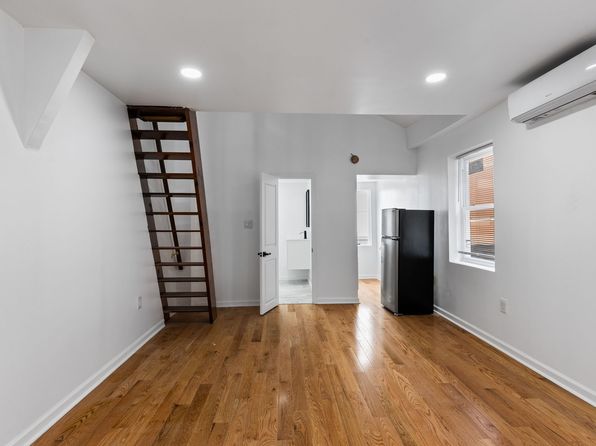 1223 Spruce St APT 2R