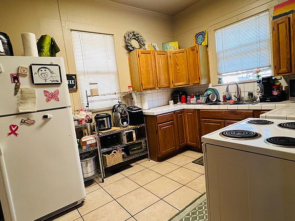 4th image of 612 16th St