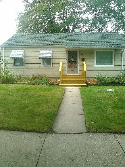1300 Howard Ave photo 1