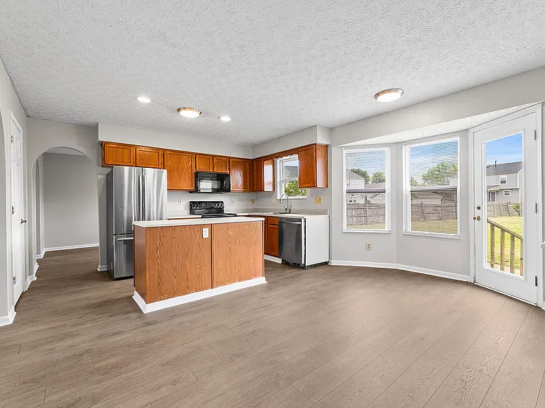 328 Regency Ave — Photo 41