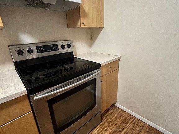 4th image of 3005 Garden Apartment Dr Unit 33
