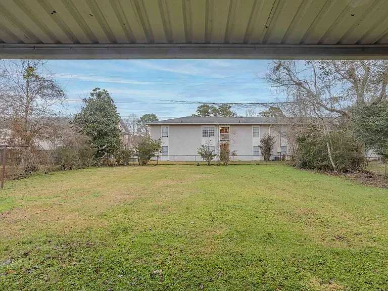 211 Lana Dr — Photo 16