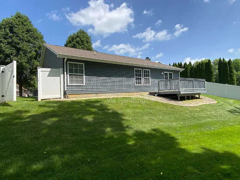 313 Tamarack Ct — Photo 16