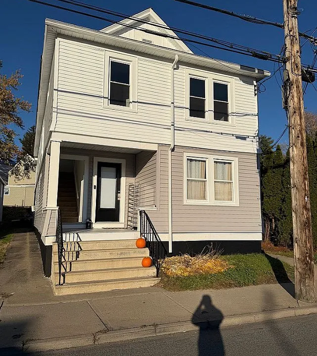 236 Mohawk Ave #1