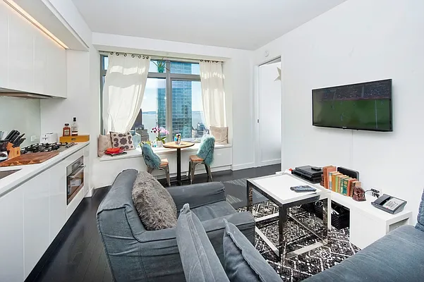 Sold by Keller Williams NYC | media 27