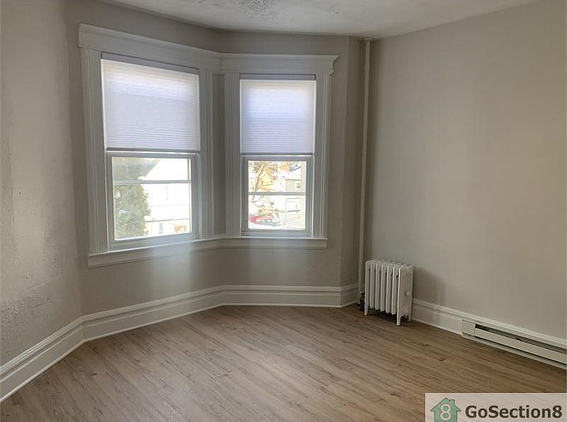 1st image of 45 Franklin Ave APT 2