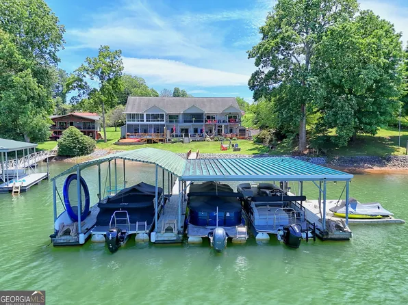 209 N Berrong St, Hiawassee, GA 30546