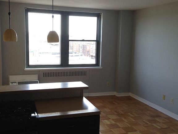 3rd image of 2601 Pennsylvania Ave APT 714