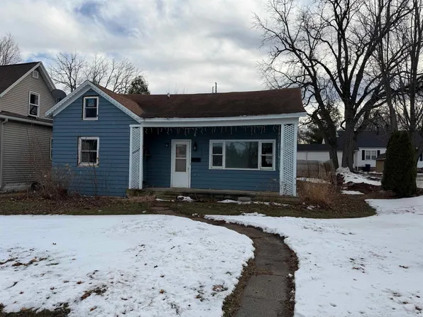 609 19th St, Spirit Lake, IA 51360