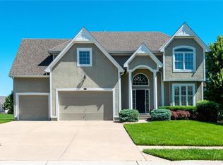 805 SW Stablewood Ct, Lees Summit, MO 64081