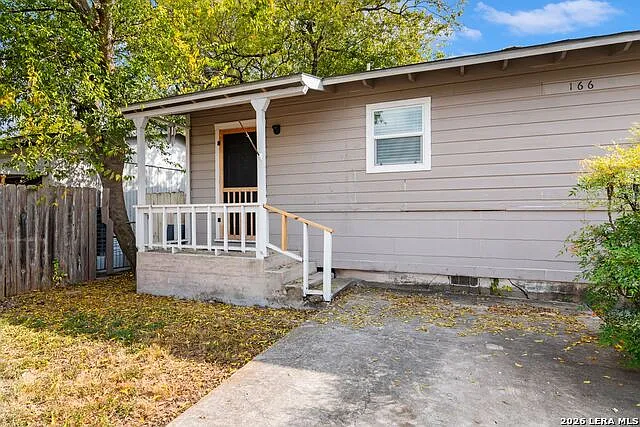 Building Photo - 166 El Monte Blvd #1