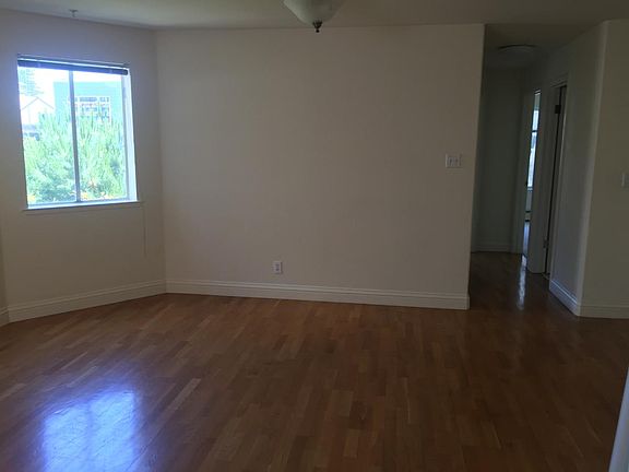 3rd image of 379 Church St APT 202