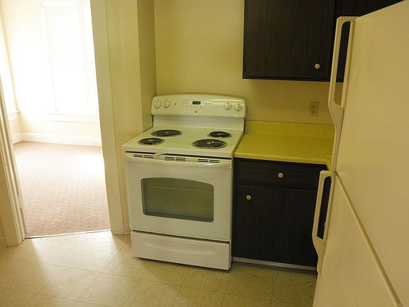 5th image of 629 Scott St #1