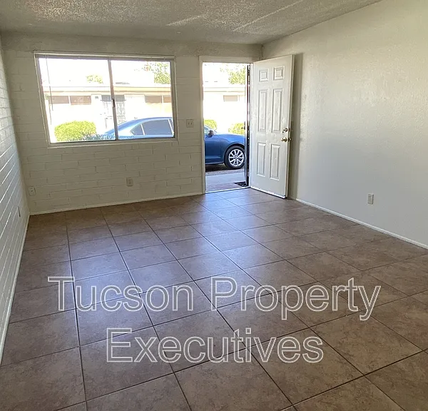 4239 E Lee St — Photo 20