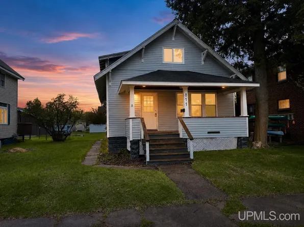 811 W A St, Iron Mountain, MI 49801