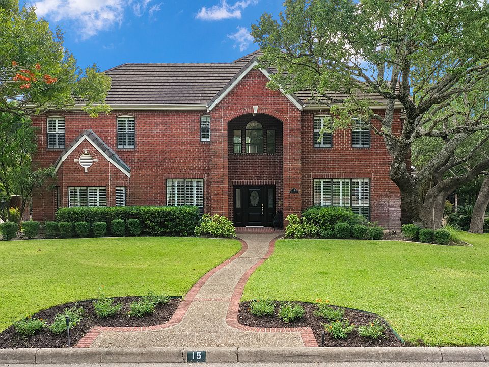 1st image of 15 Camden Oaks