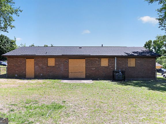 4th image of 3427 Chadbourne St