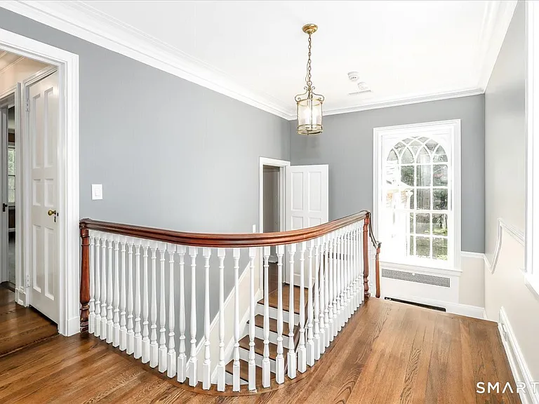 611 Westover Rd — Photo 26