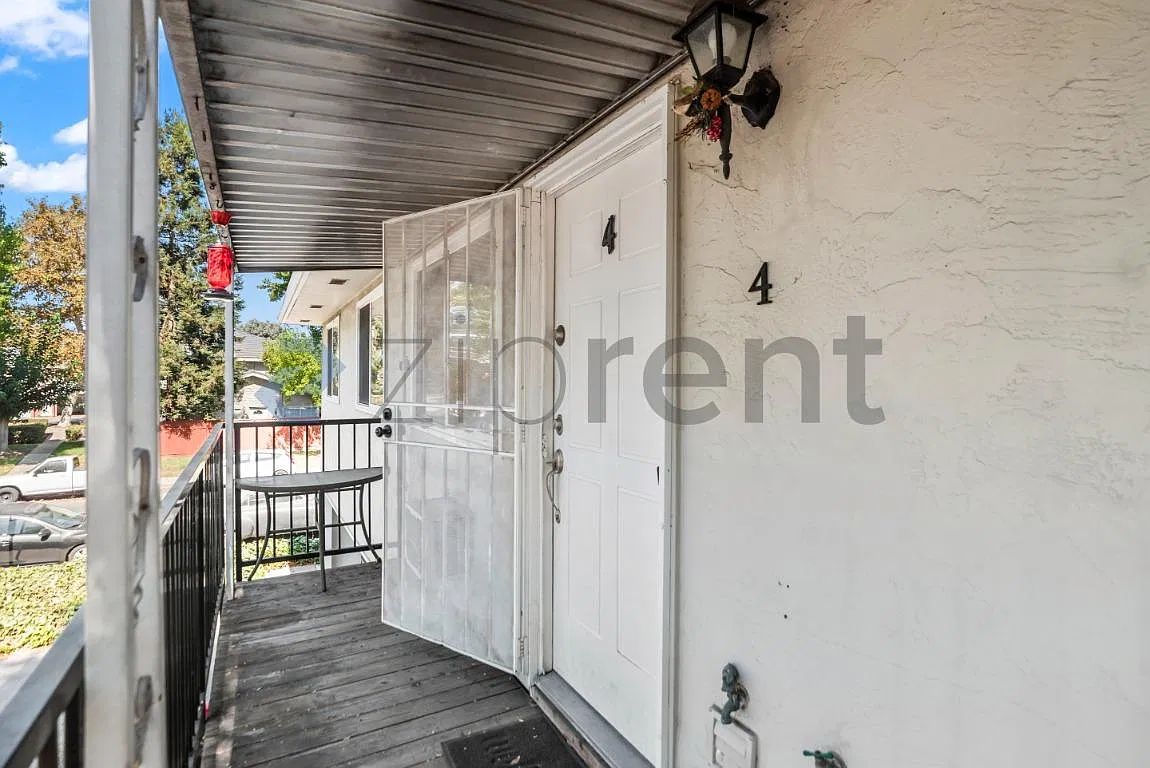 2 bed, 798 sqft, $3,350 — Photo 4