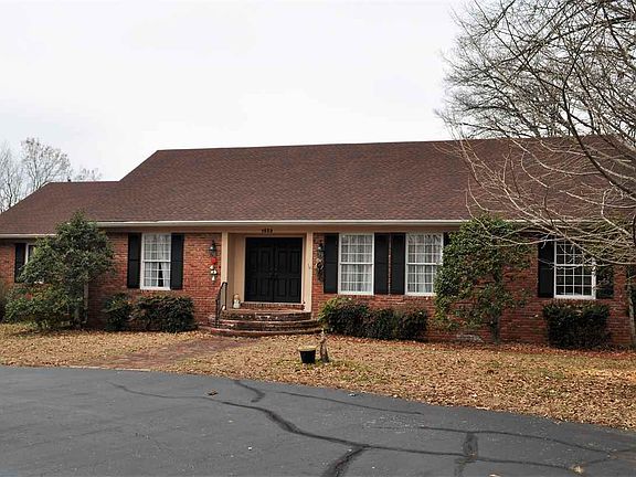 3rd image of 1523 Cabell Dr