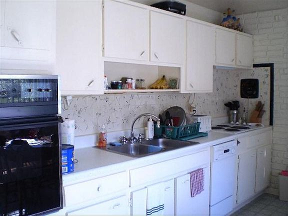 3rd image of 424 Pelican Ln