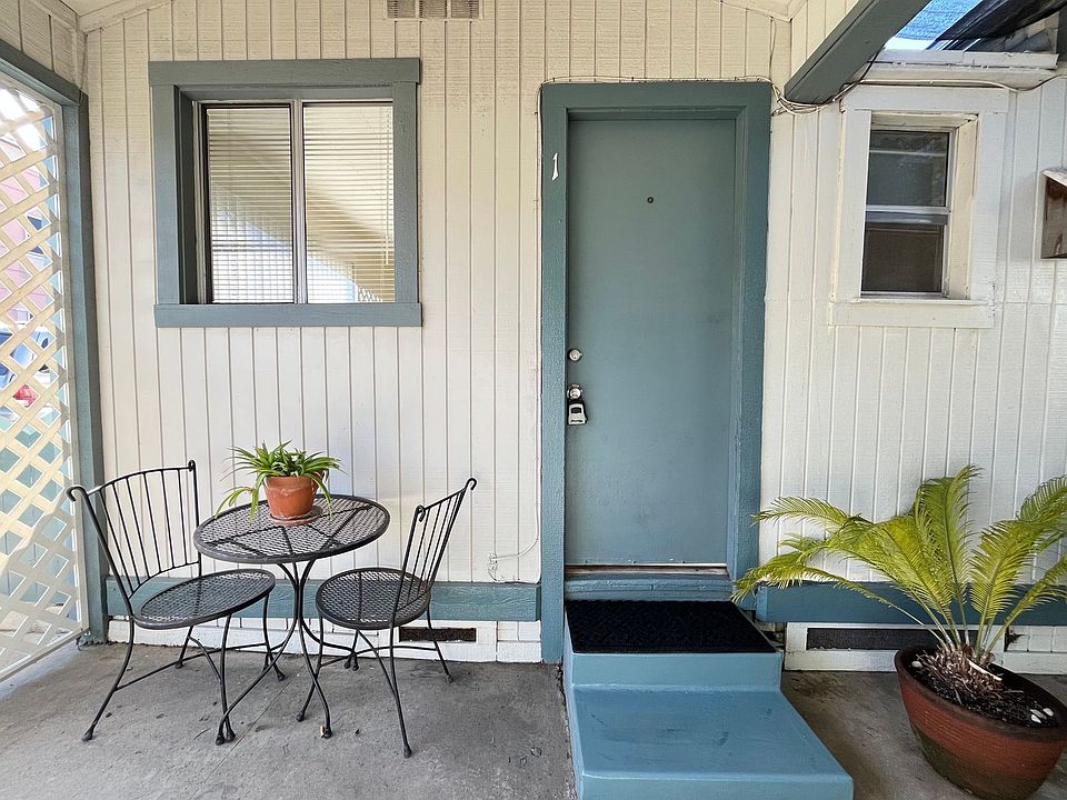 1st image of 310 E Balboa Blvd APT 1