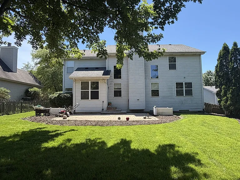 575 Capital Ln — Photo 28