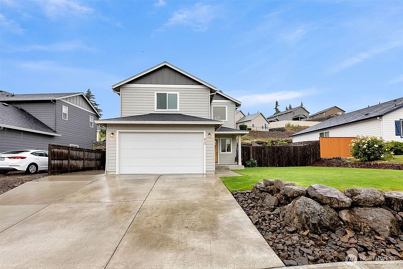 2nd image of 610 Stone View Way
