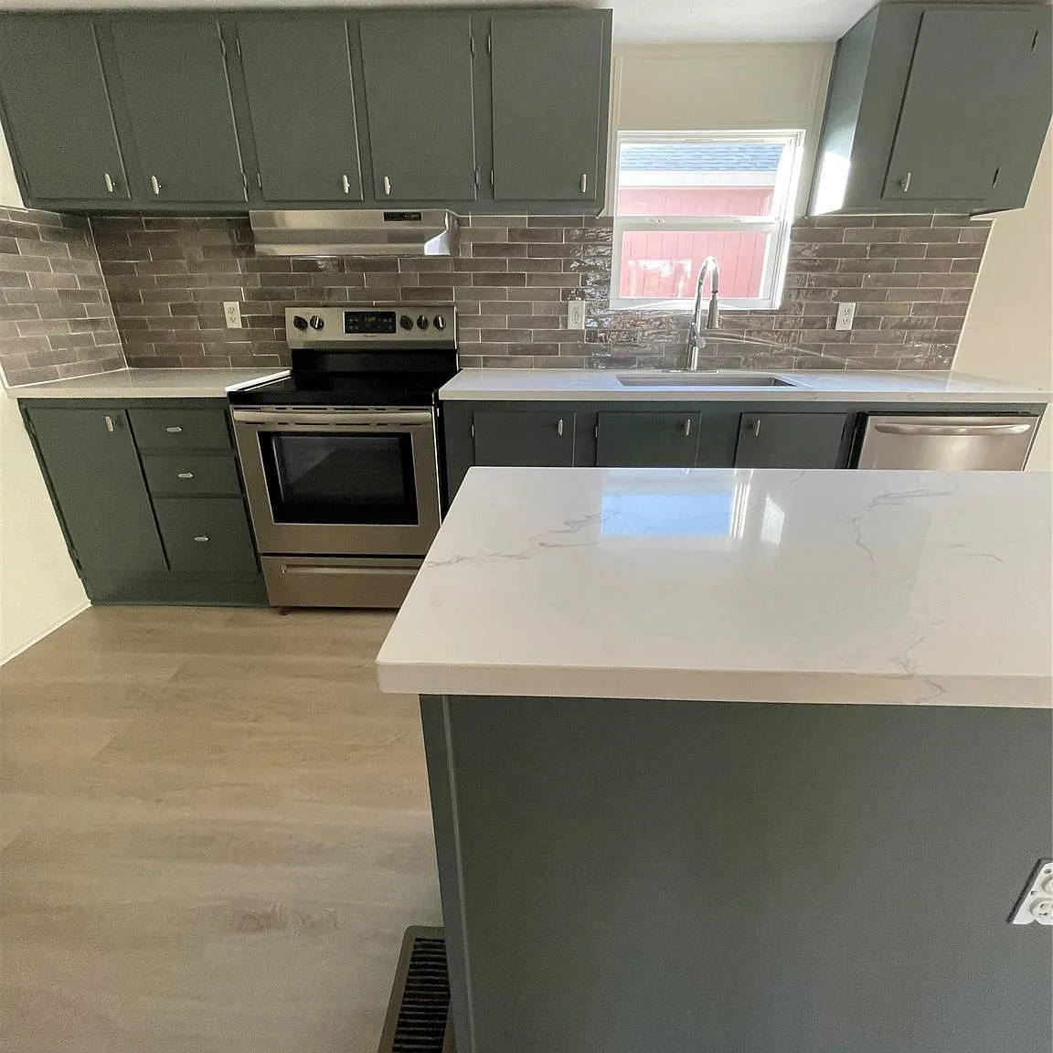 3 bed, 2.0 bath, $1,600 — Photo 4