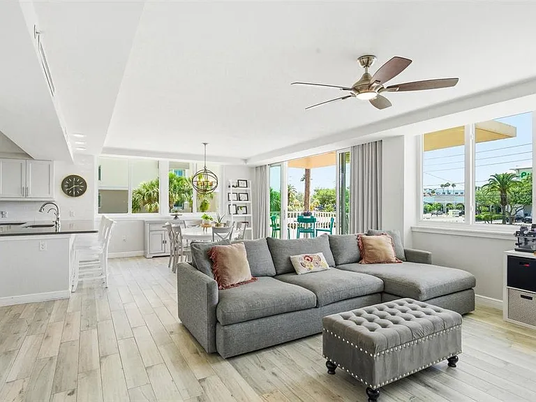 223 Island Way #2D — Photo 18