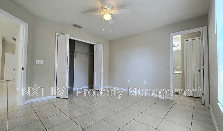 303 NE 24th Ave — Photo 12