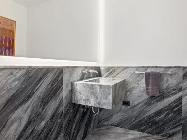 21 East 12th Street image 13 of 19