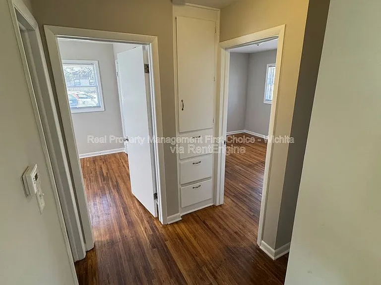 1650 S Mission Rd — Photo 8