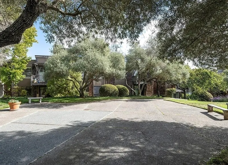 554 Seaver Dr