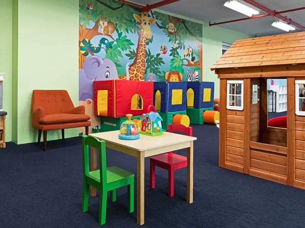 4720 Center Boulevard image 4 of 15