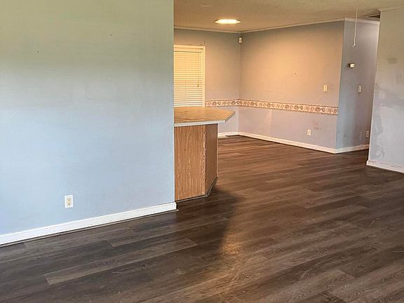 3rd image of 75 Kelly Street