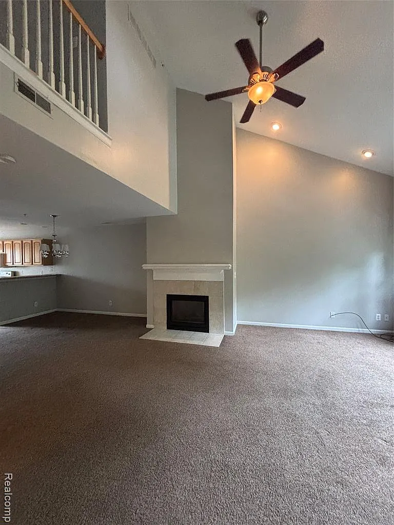 3 bed, 2.5 bath, 1735 sqft, $2,000 — Photo 3