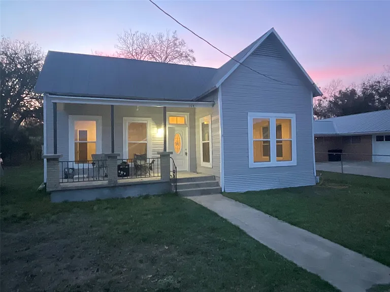 104 S Broad St — Photo 1