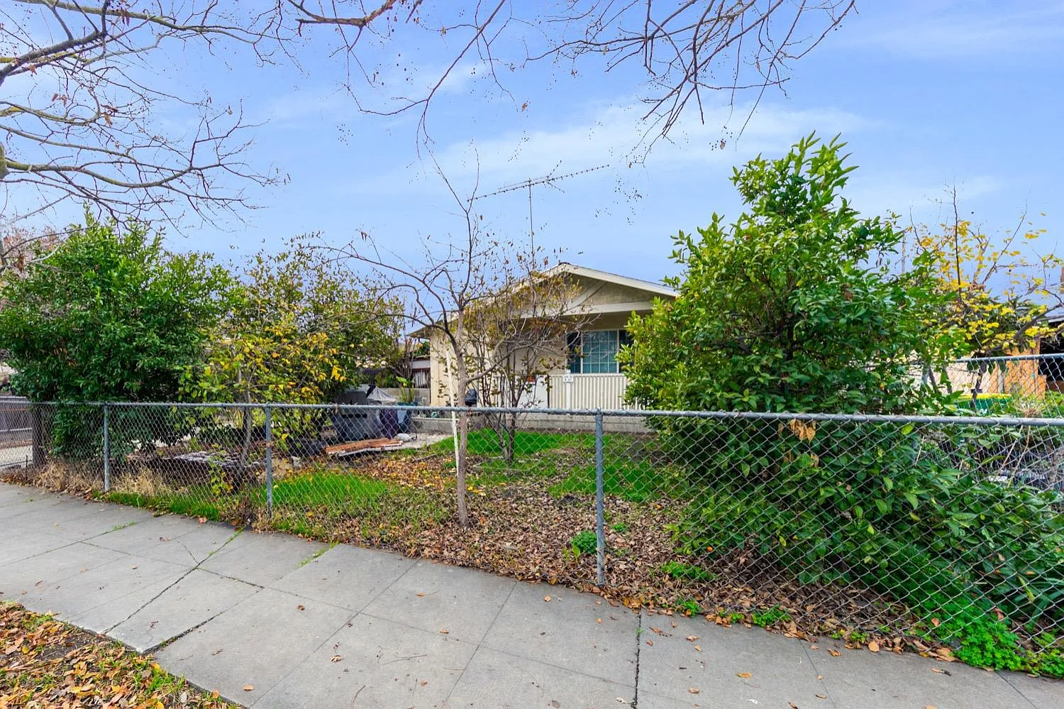 1005 S Stanislaus St photo 1