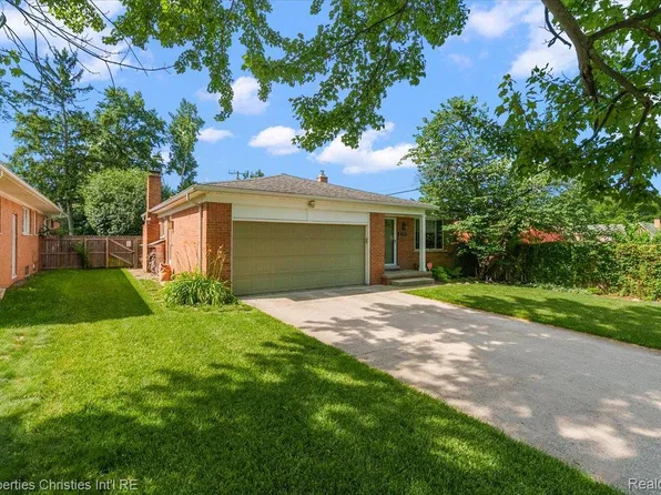 17657 Avilla Blvd, Lathrup Village, MI 48076