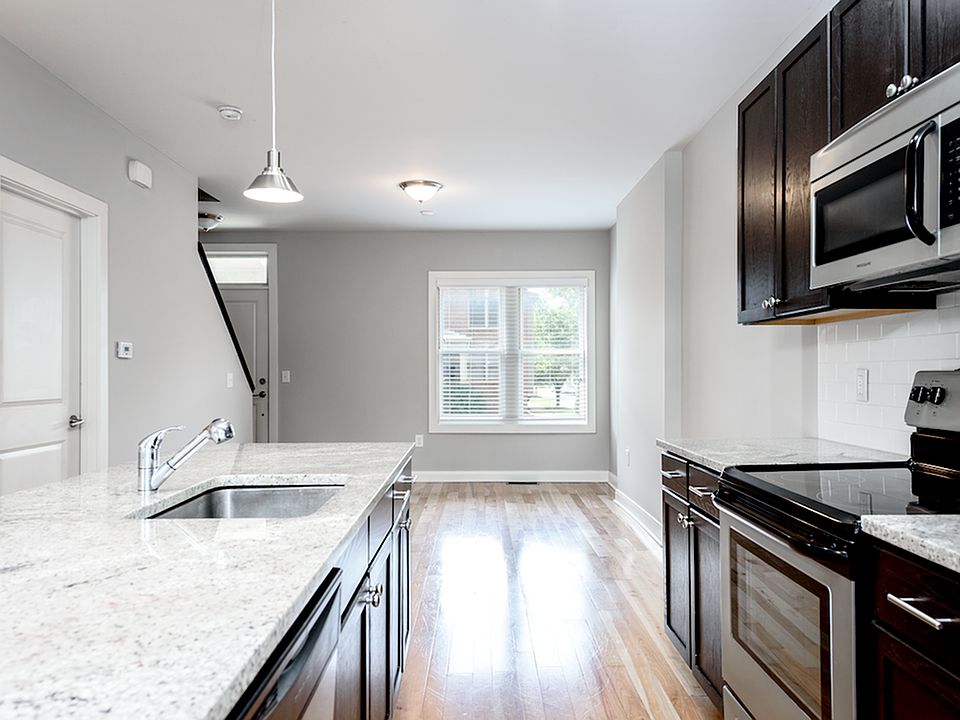 Grant Commons Kitchen and Living Room