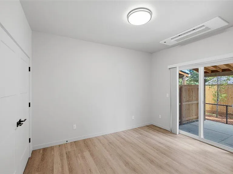 1392 Overlook Ave NW — Photo 16