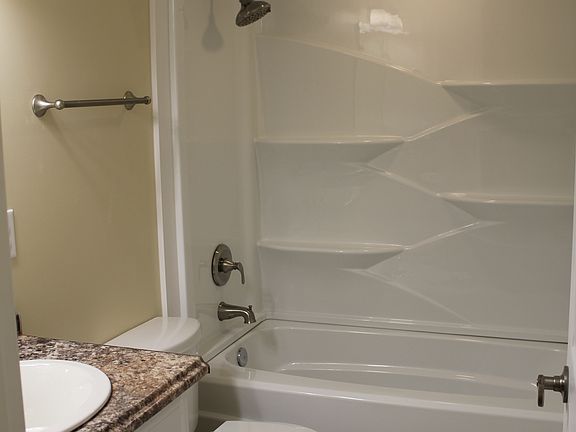 5th image of 44695 White Oak Ct APT 527