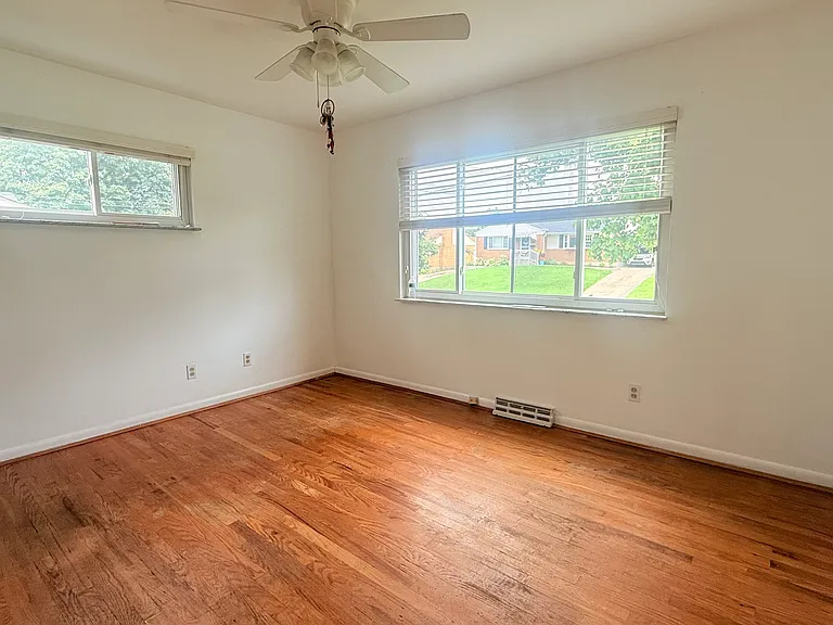 10865 Lemarie Dr — Photo 13