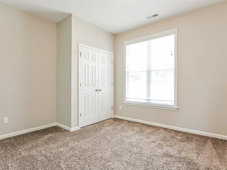 607 Bellefont Ct — Photo 11