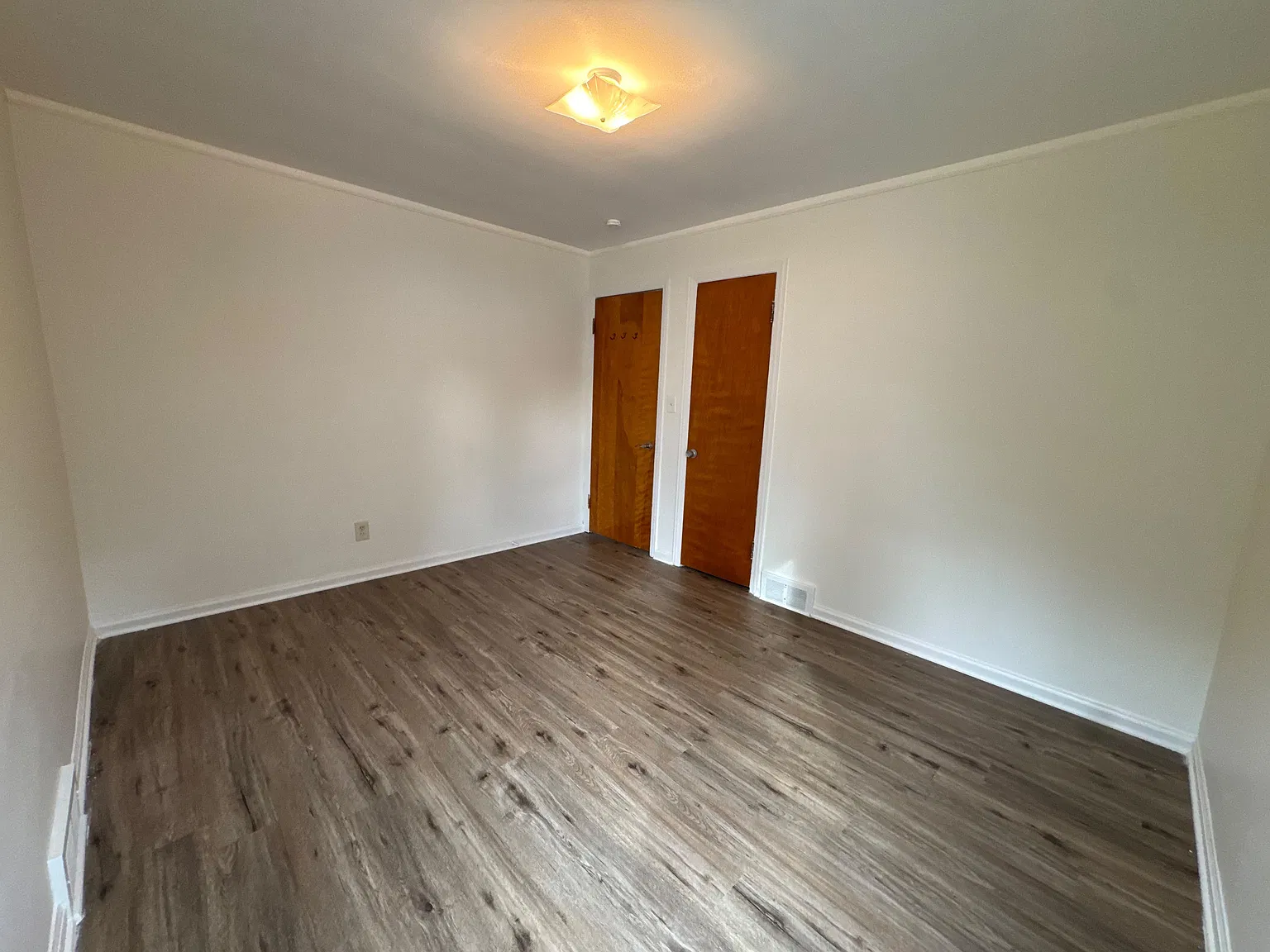 3 bed, 2.5 bath, 2126 sqft, $1,900 — Photo 2