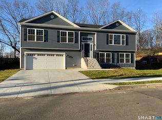 26 Rockdale Rd, West Haven, CT 06516