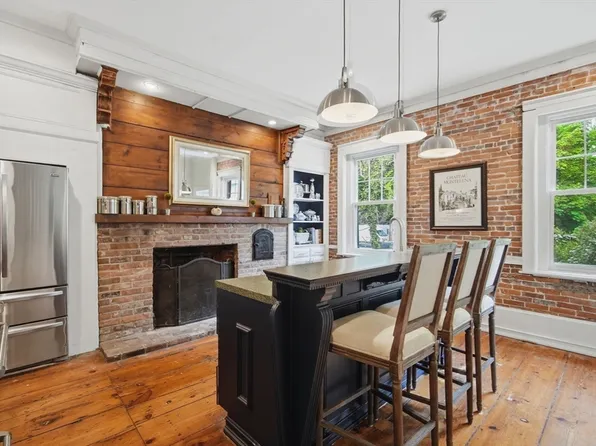 48 Madison Ave, Springfield, MA 01105
